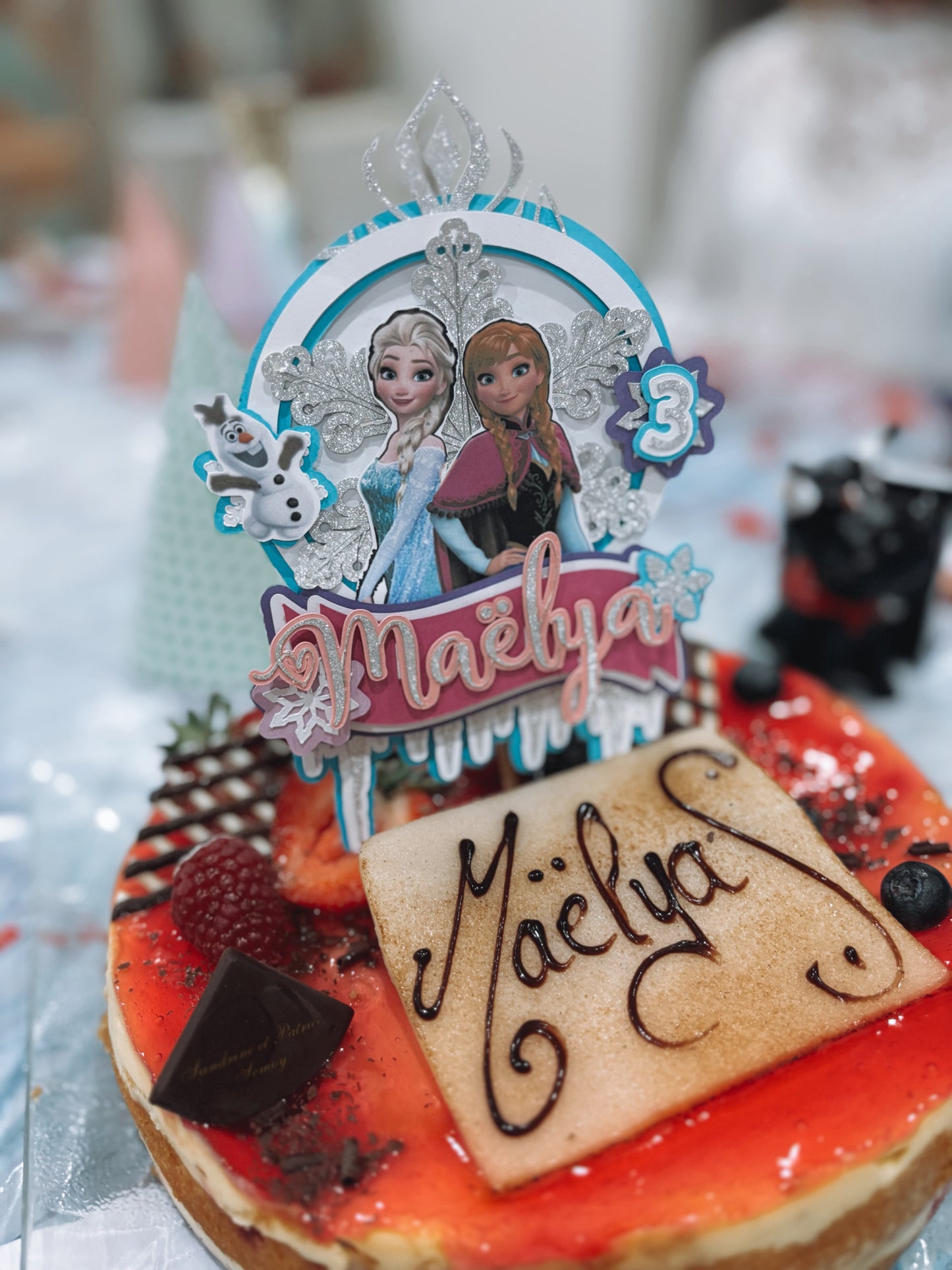 Cake topper